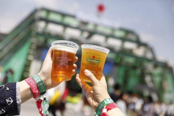 하이네켄이 2017 렛츠락 페스티벌에서 '브루락 케그' 생맥주를 선보인다. 출처 | 하이네켄