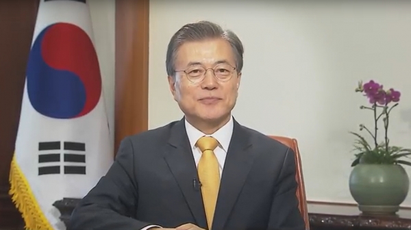추석인사 전하는 문재인 대통령 [출처|청와대]