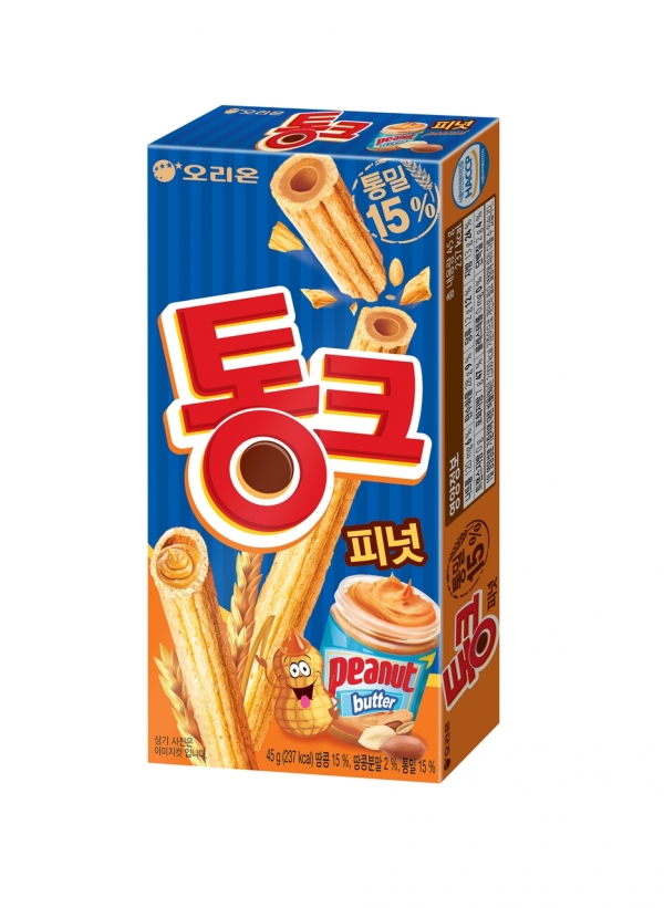 스틱형 과자 안에 통밀과 피넛버터를 첨가한 '통크 피넛'. 제공 | 오리온