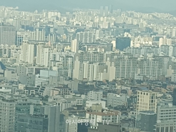 롯데건설이 서울 송파구 잠실 미성·크로바 아파트 재건축 사업 시공사로 최종 선정됐다.