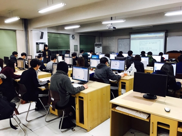 메이크샵 쇼핑몰창업과정 교육 모습. 제공 | 메이크샵
