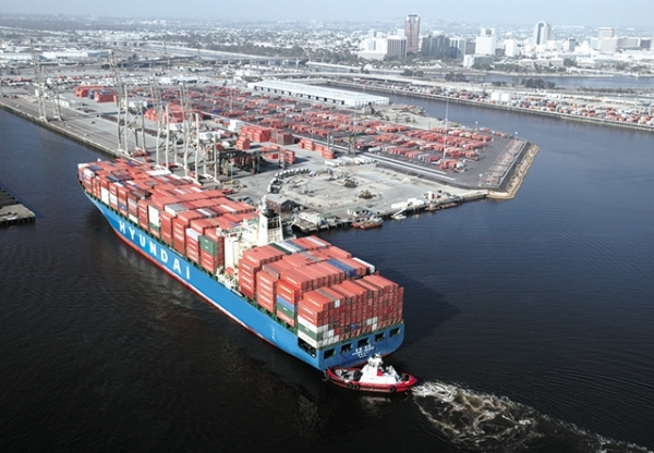 현대상선이 경쟁력 강화를 위한 선박 확충 등 내부적으로 다양한 방안을 검토하고 있다고 2일 밝혔다. 제공 | 현대상선