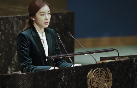 2018평창동계올림픽·패럴림픽대회 휴전결의안을 채택하는 유엔총회에서 김연아가 특별연사로 나와 평창올림픽 성공개최를 위한 평화의 메시지를 전달하고 있다. [사진=뉴시스]