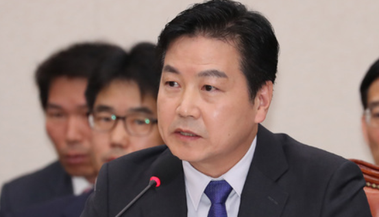 청와대가 홍종학 중소벤처기업부 장관 후보자 임명을 강행할 것으로 보인다. [사진=뉴시스]