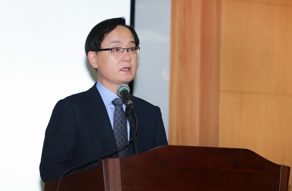 22일 양재동 aT센터 세계로룸에서 산업통상자원부와 농림축산식품부가 공동으로 마련한 '한미 FTA 개정관련 농축산업계 간담회'가 열려 강성천 산업부 통상차관보가 인사말을 하고 있다. [출처|산업통상자원부]