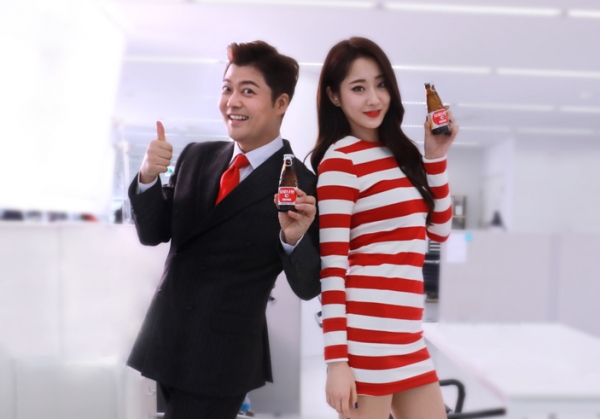 오로나민C의 새 모델로 전현무와 경리가 발탁됐다. 출처| 동아오츠카