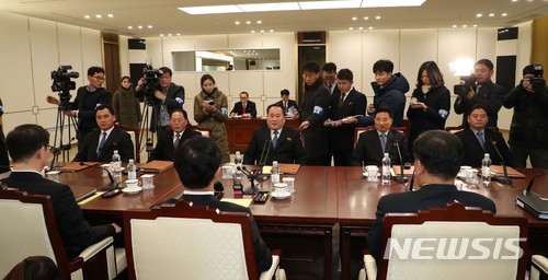 9일 경기도 파주시 판문점 남측 평화의 집에서 열린 남북 고위급회담 모습. [사진=뉴시스]