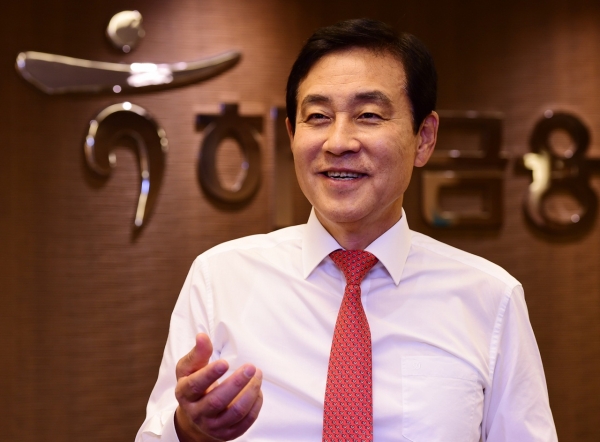 ​하나금융그룹이 일본 4대 금융그룹으로 꼽히는 미쓰이스미토모 신탁그룹과 핀테크, 자산관리 분야 등에서 힘을 합치기로 했다.ㅣ사진=하나금융
