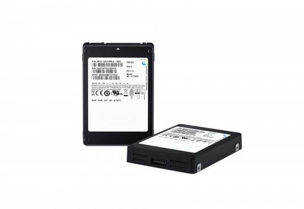 삼성전자가 '30.72TB SAS SSD'를 출시했다. 사진=삼성전자