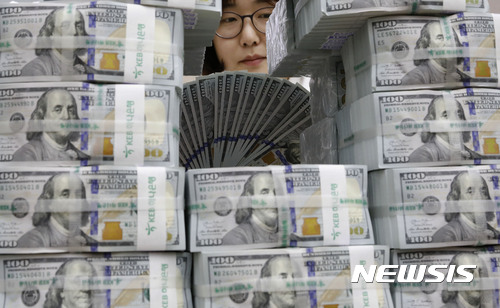 달러 가치 널뛰기가 심해지며 하루 평균 원/달러 환율 변동 폭이 10개월 만에 가장 크게 벌어졌다.ㅣ사진=뉴시스