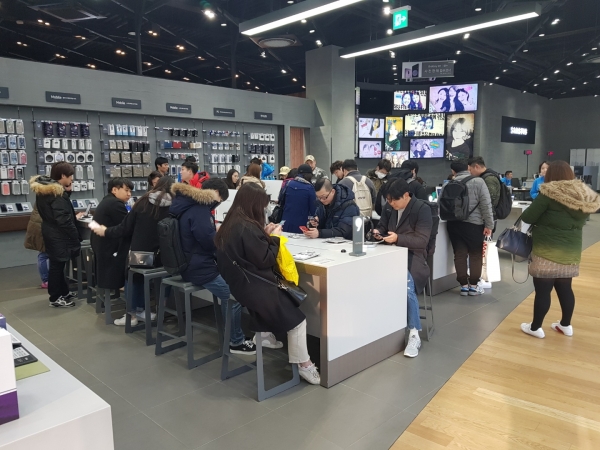 26일 오후 1시경 삼성디지털플라자 홍대점의 제품 체험공간 모습. 제공=삼성디지털플라자 홍대점