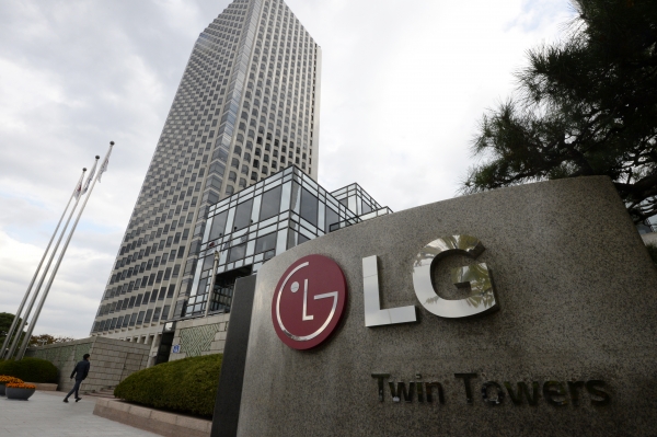 검찰이 LG그룹 사주 일가의 탈세 혐의로 압수수색에 나섰다. 사진=뉴시스