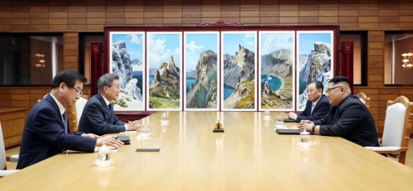 지난 26일 제2차 남북정상회담 결과로 취소됐던 북미정상회담의 가능성이 다시 높아졌다. [사진=청와대]