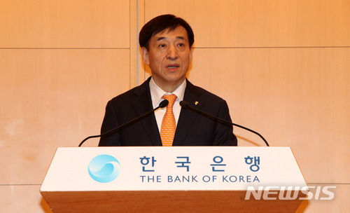 12일 오후 서울 중구 부영태평빌딩에서 열린 한국은행 창립 68주년 기념식에서 이주열 총재가 기념사를 하고 있다./사진제공=뉴시스