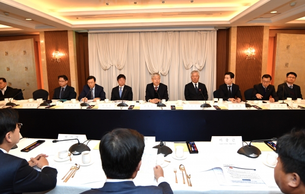 7일 서울 소공동 롯데호텔에서 대통령직속 정책기획위원회 산하 신남방특별위원회가 '신남방 진출 중소중견기업 간담회'를 개최한 가운데 김현철 위원장이 인사말을 하고 있다. [사진=신남방특별위원회]