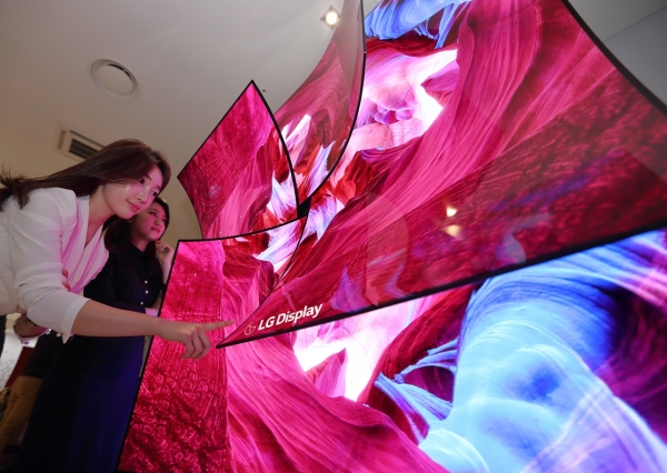 LG디스플레이가 CES 2019에서 OLED 관련 신제품 및 신기술을 대거 공개한다. (사진제공-LG디스플레이)
