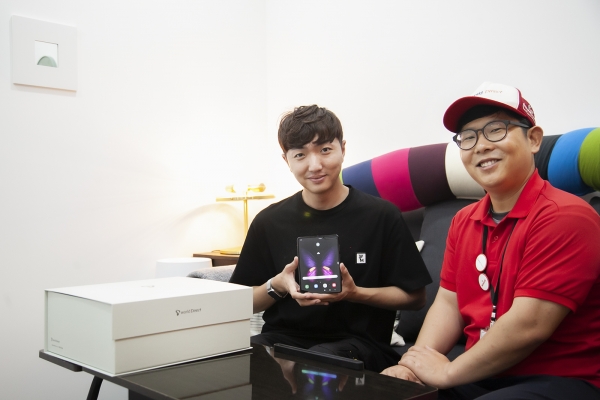 SK텔레콤이 6일 '갤럭시 폴드 5G' 전국 당일 개통을 진행했다고 밝혔다. (사진=SK텔레콤)