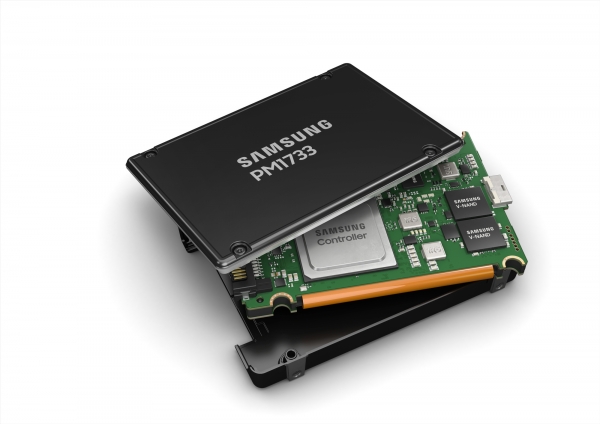 삼성전자, 초고용량 SSD 2.5인치_U.2 (사진제공-삼성전자)
