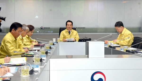 지난 21일 코로나-19 대응 총리 주재 회의 및 브리핑▲사진출처=보건복지부