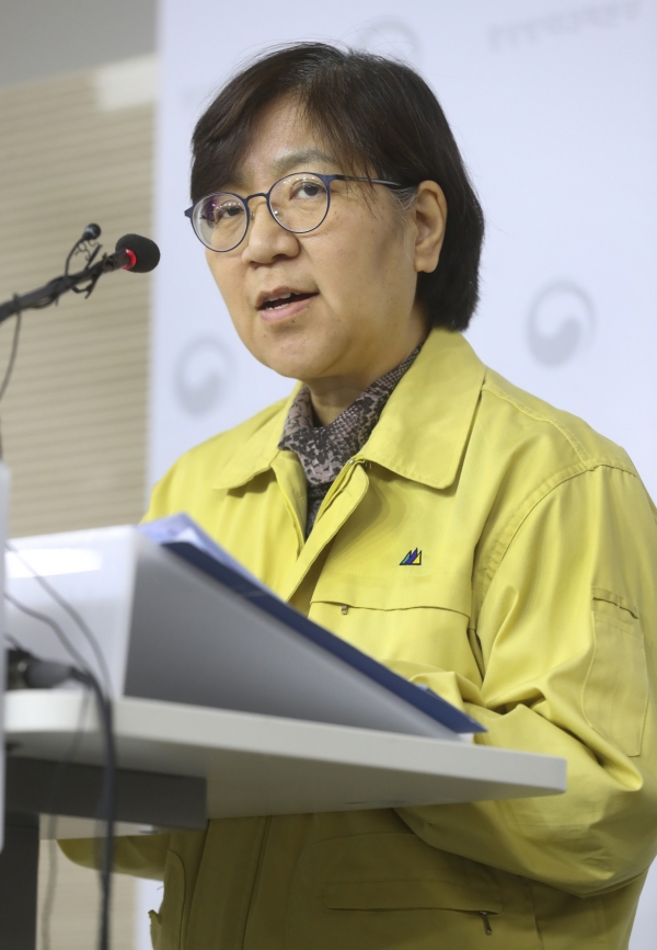 2월 10일 코로나 감염증 국내 발생 현황 브리핑에서 정은경 본부장 모습▲사진출처_ 보건복지부