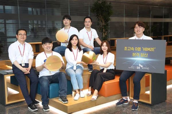 SK하이닉스가 본격 양산하는 초고속 HBM2E D램