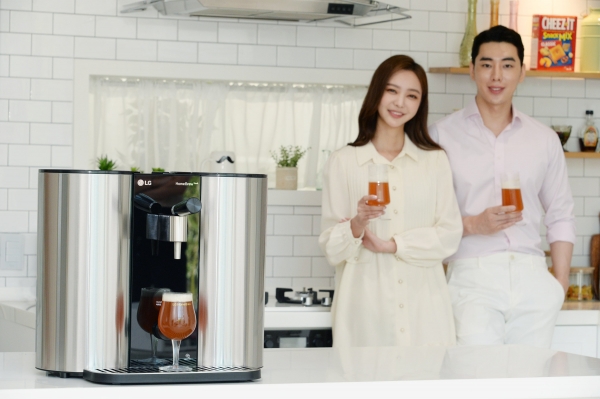 LG전자, 100만원대 캡슐형 수제맥주제조기 ‘LG 홈브루’ 신제품 출시