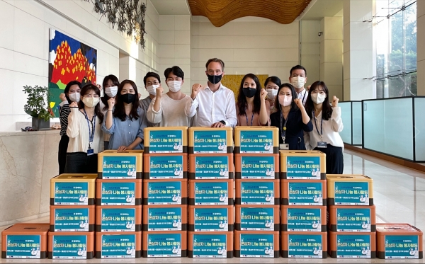 AXA손해보험-시립용산노인종합복지관, ‘추석 온(溫)상자 나눔 활동’ 진행[사진제공=악사손보]