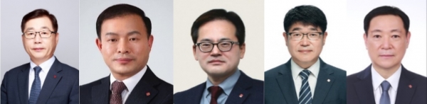 (우측부터) 롯데건설㈜ 대표이사 부회장 박현철, 롯데지주㈜ ESG경영혁신실장 사장 이훈기, 롯데칠성음료㈜ 대표이사 부사장 박윤기, 롯데중앙연구소 연구소장 부사장 이경훤,㈜호텔롯데 롯데월드 대표이사 부사장 최홍훈