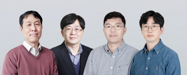 세계 최초 광촉매 적용 '재사용 가능' 공기정화 필터 기술을 개발한 삼성전자 SAIT 연구진 (왼쪽부터 양동식, 이현철, 권혁재, 구민석 연구원) [사진=삼성전자]