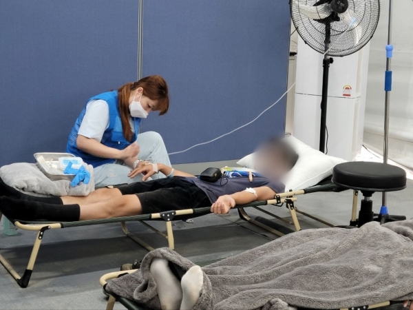 2023 새만금 제25회 세계스카우트잼버리에서 의료봉사에 나선 삼성 의료지원단의 모습 [사진=삼성전자]
