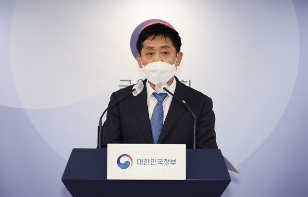 김주현 금융위원장이 비상경제민생회의 내용을 브리핑하고 있다. <br>​​​​​​​[사진제공=금융위원회]