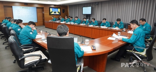 코레일이 7일 오후 대전사옥에서 설 대수송 대비 특별교통대책 회의를 진행했다. [사진제공=코레일]