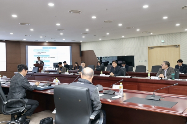 영농형 태양광 보급화를 위한 연구과제 성과발표회가 진행되는 모습 [사진=동서발전]