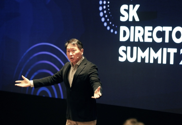 최태원 SK그룹 회장 'SK Directors' Summit 2024' 오프닝 스피치 모습 [사진=SK그룹]