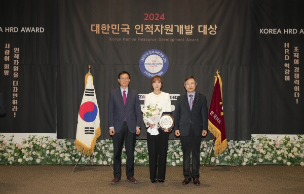 [사진=스마일게이트]