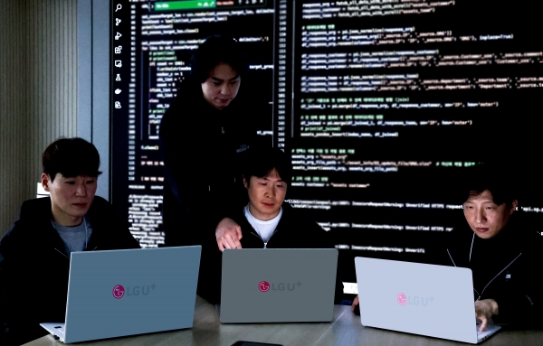 LG U+, 역대 최장기간 블랙박스 모의해킹 진행. [사진=LG유플러스]