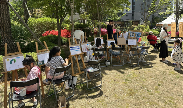 지난달 25일 대전 아이파크 시티에서 실시된 행사에서 아이파크 그리기가 진행되고 있다. [사진=IPARK현대산업개발]