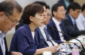 김현미 국토부 장관 "여의도·용산 개발, 정부와 협의 필요"
