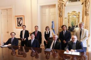최정우 포스코그룹 회장,  아르헨티나 대통령 만나 이차전지소재 사업 협력 논의