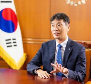 [신년사] 이복현 금감원장 "복합위기 리스크 요인에 선제 대응"