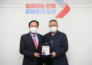 이권재 오산시장, 소상공인연합회 주관 '목민감사패 수상'