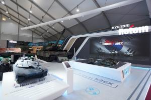 [ADEX2023] 현대로템, 30t급 차륜형장갑차 실물 세계 최초 공개···"글로벌 시장 공략"