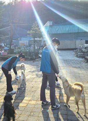 한국마사회 임직원, 유기동물 보호소 찾아 봉사활동 펼쳐