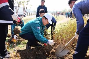 김성제 의왕시장, 제79회 식목일 기념 나무심기 행사 펼쳐