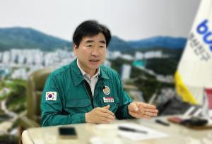 [인터뷰] "중단 없는 발전, 더 큰 도약"… 김영욱 부산진구청장 "구민 체감 성과로 완성"
